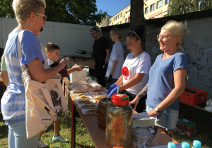 Na zdjęciu stoisko gastronomiczne.