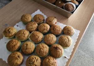 Na zdjęciu stoisko z wróżbami.